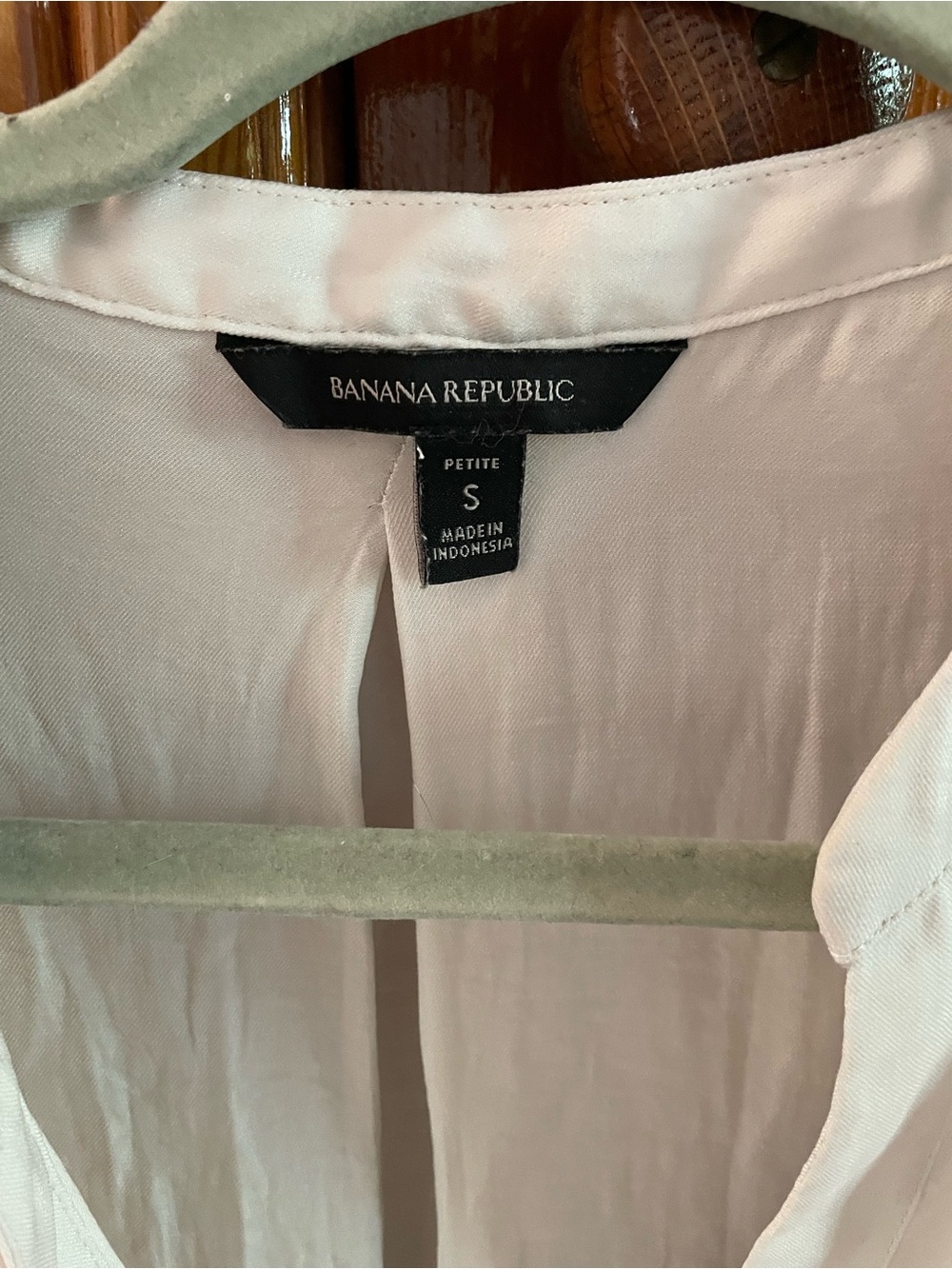 Banana Republic Cream Cap-Sleeve Button Front Top Sz S - Picture 2 of 3